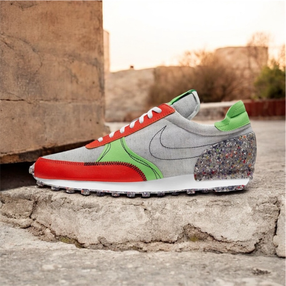 NikeDaybreak Type M2Z2 'Team Orange - 9.5 - NWOB - CW 6915-001
